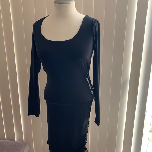 OPEN BACK/SIDE MIDI LONG SLEEVE DRESS - Picture 3 of 3